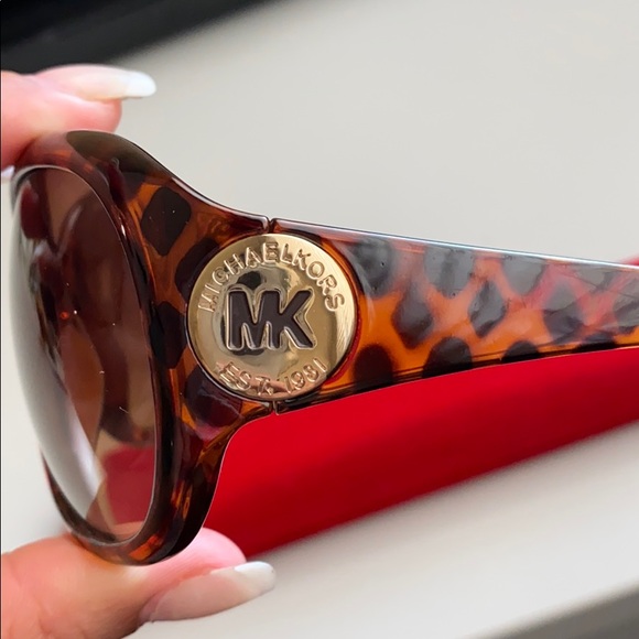 Sunglasses - Picture 4 of 8